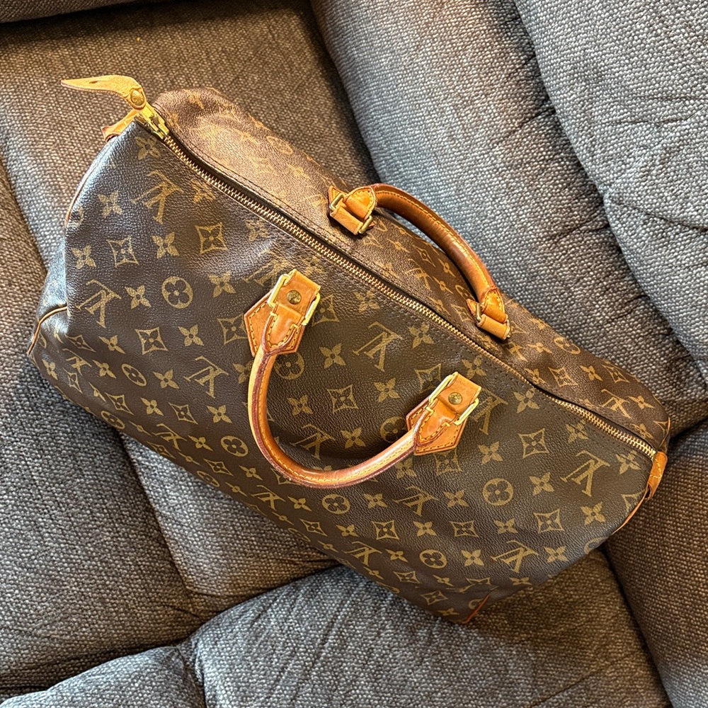 Louis Vuitton Speedy 40 Monogram Boston Bag- Preowned - Picture 5 of 17